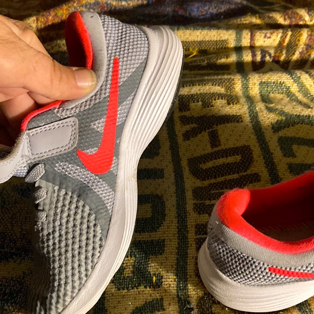 NIKE children’s REVOLUTION 4